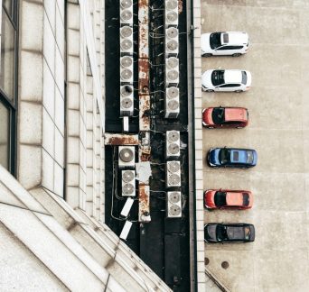 https://unsplash.com/photos/MR8GlCtmBRY